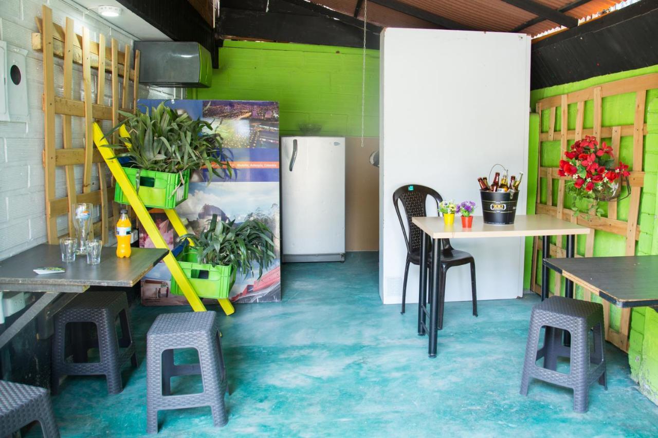 Spring City Hostel Μεντεγίν Εξωτερικό φωτογραφία