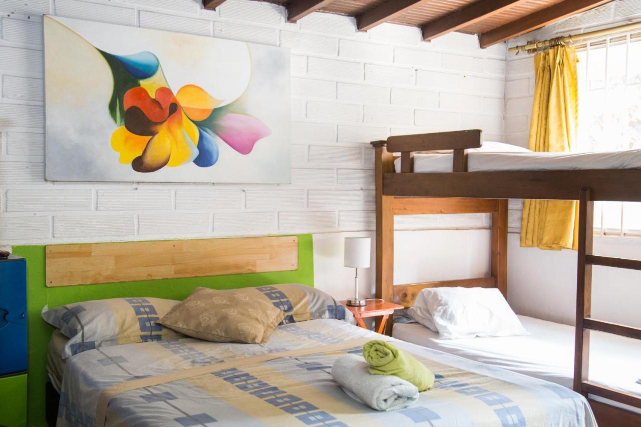 Spring City Hostel Μεντεγίν Εξωτερικό φωτογραφία